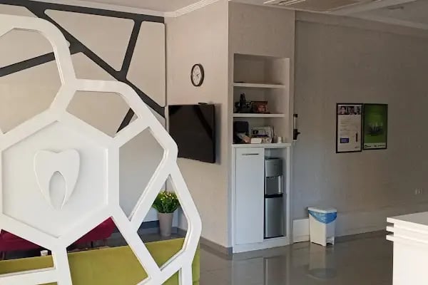 Uzmanlar Diş Kliniği - Doç Dr Mutan Hamdi ARAS - Doç Dr Cihan YILDIRIM - Dt Celil İYİKESİCİ - Resim 7