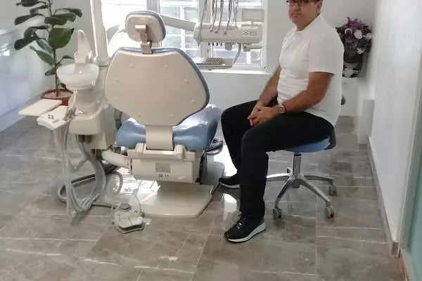 Uzmanlar Diş Kliniği - Doç Dr Mutan Hamdi ARAS - Doç Dr Cihan YILDIRIM - Dt Celil İYİKESİCİ - Resim 6