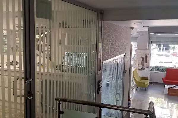 Uzmanlar Diş Kliniği - Doç Dr Mutan Hamdi ARAS - Doç Dr Cihan YILDIRIM - Dt Celil İYİKESİCİ - Resim 3