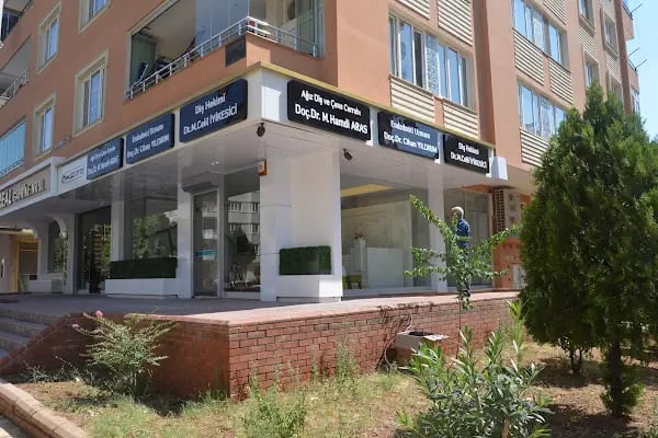 Uzmanlar Diş Kliniği - Doç Dr Mutan Hamdi ARAS - Doç Dr Cihan YILDIRIM - Dt Celil İYİKESİCİ - Resim 18