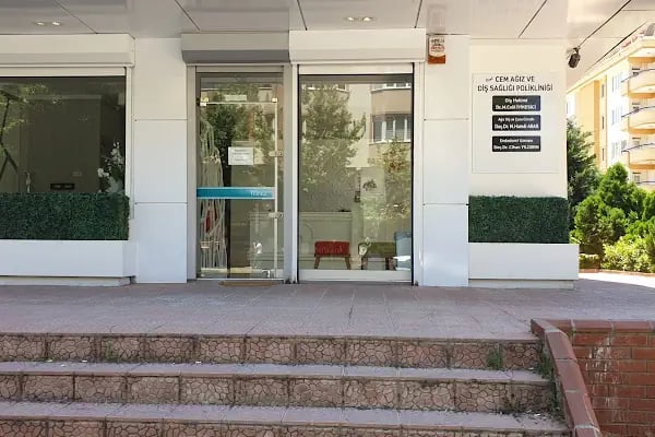 Uzmanlar Diş Kliniği - Doç Dr Mutan Hamdi ARAS - Doç Dr Cihan YILDIRIM - Dt Celil İYİKESİCİ - Resim 20