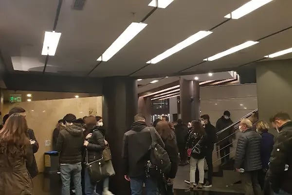 Cüneyt Gökçer Sahnesi - Resim 12
