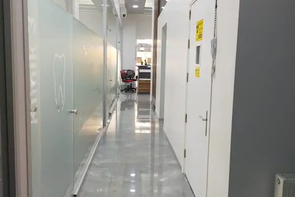 Özel Dokuz Eylül Ağız Ve Diş Sağlığı Polikliniği - Resim 12