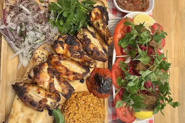 Kayalar Çiftliği Et Restoran - Resim 3