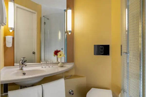 ibis Hotel - Resim 3