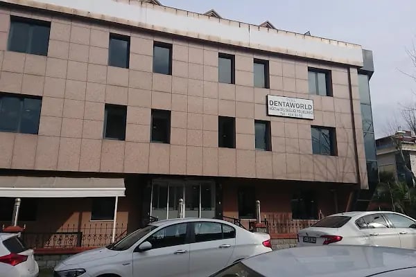 Özel Dentaworld Ağız ve Diş Sağlığı Polikliniği Florya, İmplant ve Estetik Diş Merkezi - Resim 3