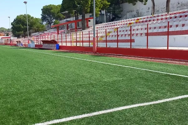 Hüsnü Uğural Stadı - Resim 3