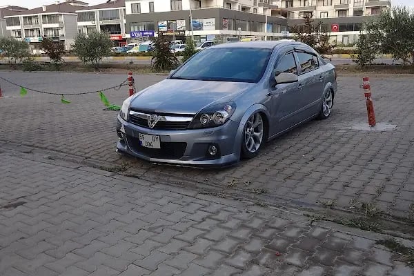 Hüsnü Uğural Stadı - Resim 4