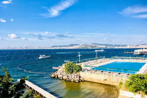 OLİMPİA ADA BEACH - Resim 3