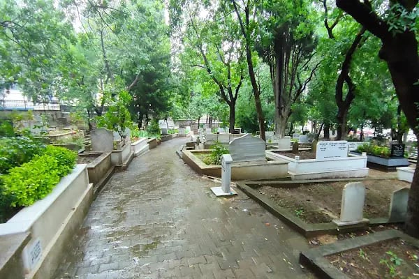 İçerenköy Mezarlığı - Resim 4