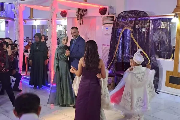 ANTALYA BAKKALLAR VE BAYİLER ESNAF ODASI DÜĞÜN SALONU ( ESKİ AYDEMİR ) DÜĞÜN-KINA-NİŞAN-SÜNNET-EĞLENCE VE ORGANİZASYON SALONU - Resim 15