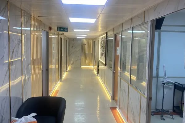 Now Life Clinic - Hair Transplant - Resim 3