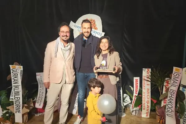 Bıyık Tiyatro Kafe ve Restoran - Resim 16