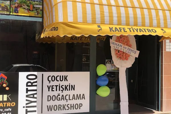 Bıyık Tiyatro Kafe ve Restoran - Resim 17