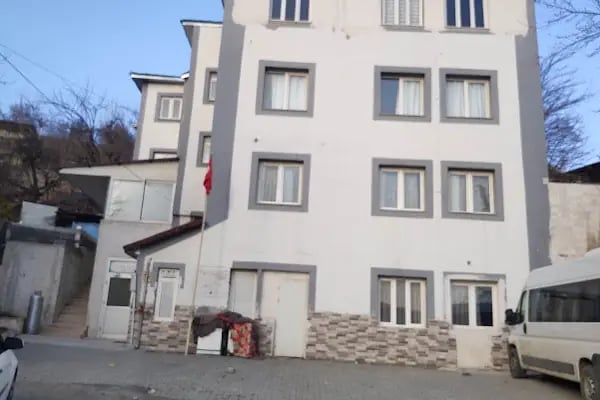 Özel Aladağ Orta Öğrenim Erkek Öğrenci Yurdu - Resim 1