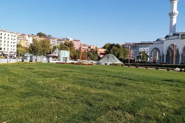 Ulus İtfaiye Meydanı Camisi - Resim 13