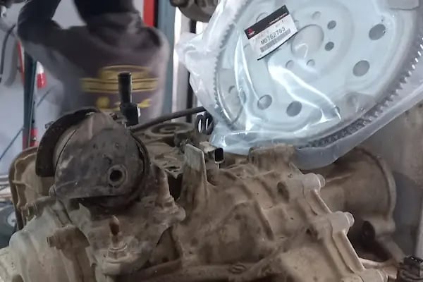 Garanti Otomotiv mitsubishi özel servis - Resim 4