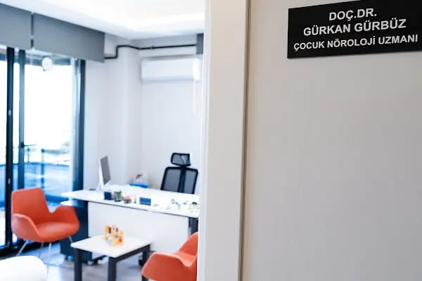Doç. Dr. Gürkan Gürbüz Çocuk Nöroloji Kliniği - Resim 3