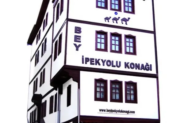 Beypazarı Belediyesi Yarı Olimpik Yüzme Havuzu &amp; Spor Kompleksi - Resim 1