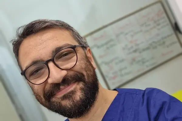 Op.Dr. Hüseyin Emre Akdeniz - Resim 9