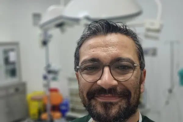 Op.Dr. Hüseyin Emre Akdeniz - Resim 6