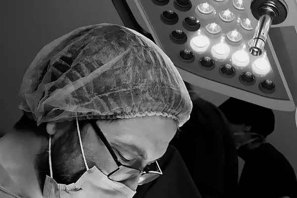 Op.Dr. Hüseyin Emre Akdeniz - Resim 8