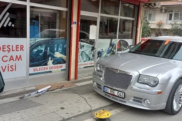 Kardeşler Oto Cam Servisi - Resim 20