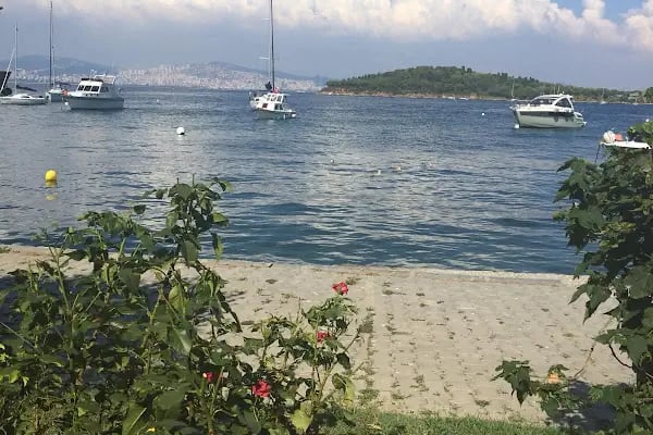Burgazada Öğretmen Evi - Resim 5