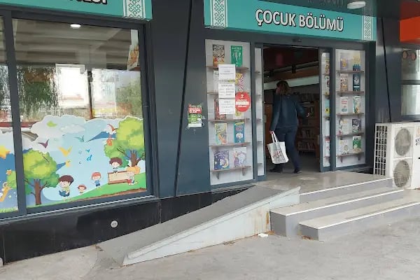 Atatürk İl Halk Kütüphanesi - Resim 8