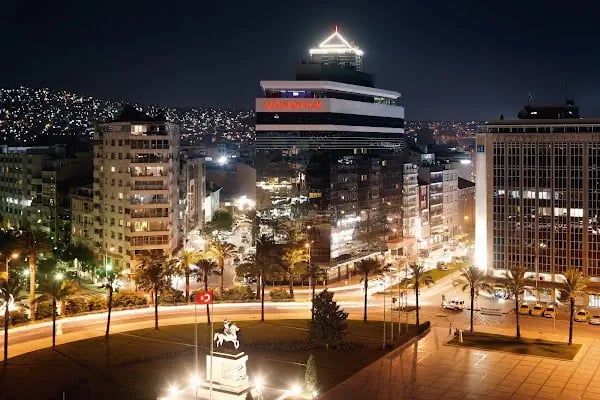 Mövenpick Hotel Izmir - Resim 1