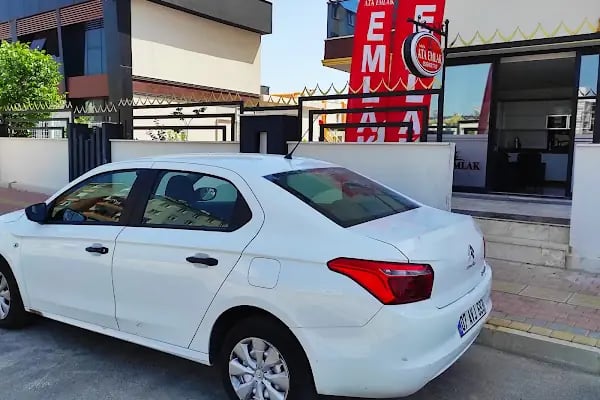 Happy Car Rental - Resim 8