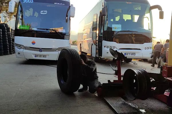 ŞÜKRÜ OTO LASTİK TAMİR SÖKME LASTİK TAKMA YOL YARDIM BODRUM - Resim 8