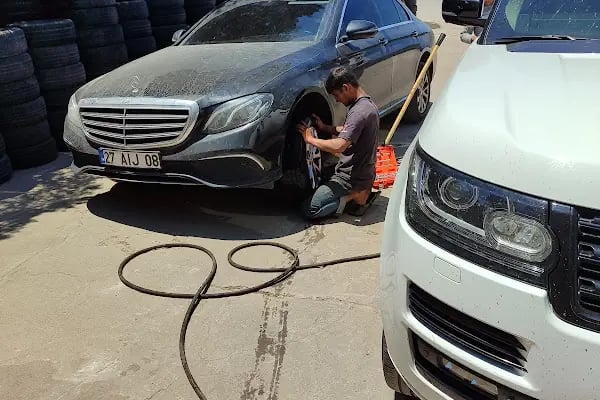ŞÜKRÜ OTO LASTİK TAMİR SÖKME LASTİK TAKMA YOL YARDIM BODRUM - Resim 3