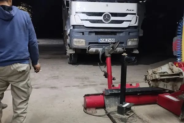 ŞÜKRÜ OTO LASTİK TAMİR SÖKME LASTİK TAKMA YOL YARDIM BODRUM - Resim 4