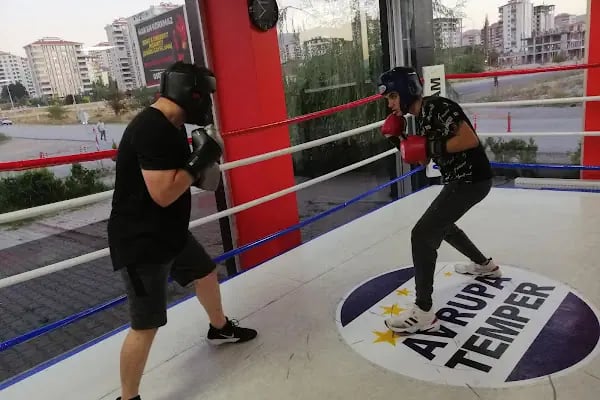 HAKAN KORKMAZ SPOR SALONU FİTNESS-BOKS - Resim 9