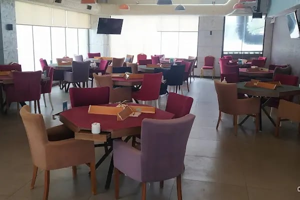 Lusso Restaurant Cafe - Resim 9