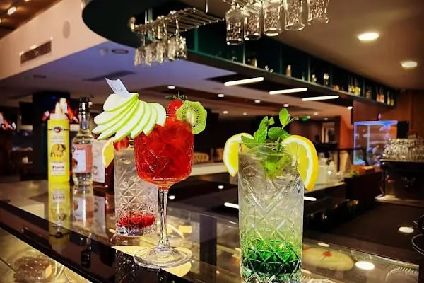 Lusso Restaurant Cafe - Resim 8