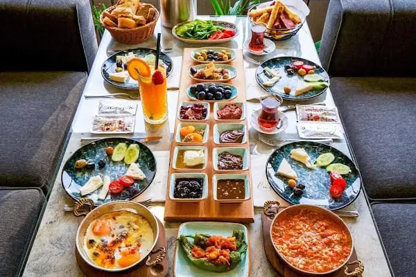 Lusso Restaurant Cafe - Resim 3
