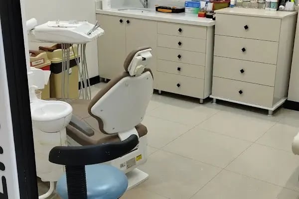 RİMAPOL ERİKLİ AĞIZ VE DİŞ SAĞLIĞI POLİKLİNİĞİ - Resim 8