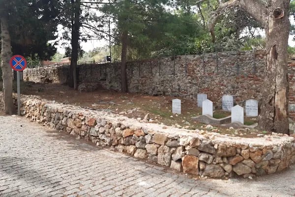 Kale Fener Mezarligi - Resim 5