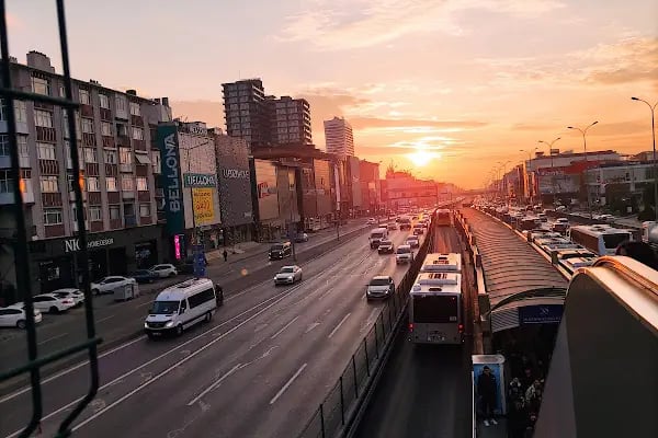 Mustafa Kemal Paşa Metrobüs Durağı - Resim 3