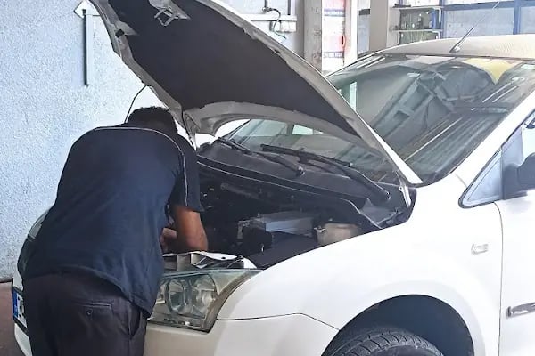 Küçük Oto Tamir Bakım ve Elektrik Servisi - Resim 3