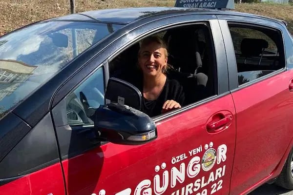 BAĞCILAR ÖZGÜNGÖR SÜRÜCÜ KURSU - Resim 3