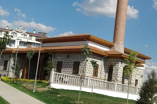 Gülpınar Mahallesi Çamlıkaltı Fatih Cami - Resim 13