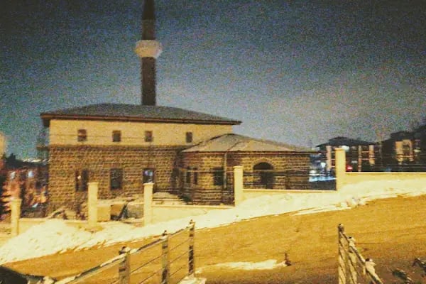 Gülpınar Mahallesi Çamlıkaltı Fatih Cami - Resim 15