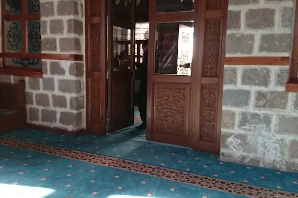 Gülpınar Mahallesi Çamlıkaltı Fatih Cami - Resim 8