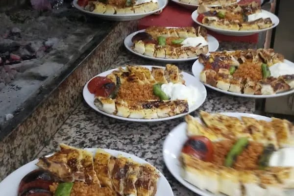 Azim Pide salonu - Resim 13