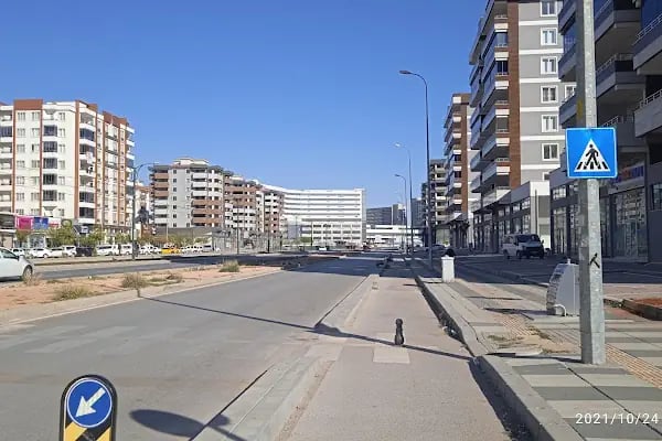 İbni Sina Tramvay Durağı - Resim 1