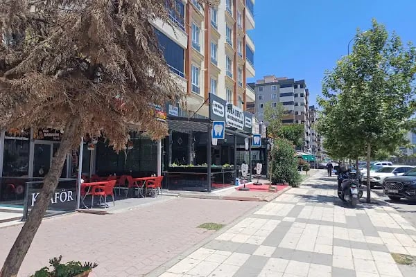 İbni Sina Tramvay Durağı - Resim 5