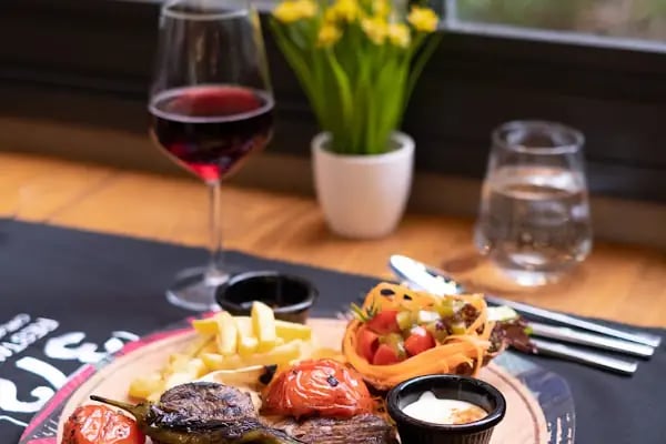 372 Restaurant - Resim 6